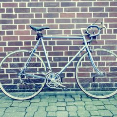 ロードバイク初心者でも簡単！正しい空気入れの知識と方法