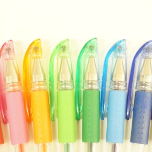 大切なシャツについたボールペンのインク。洗濯でうまい落とし方はある?