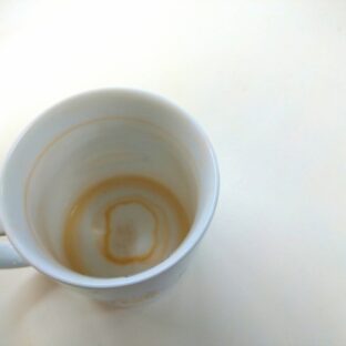 コーヒーカップに茶渋がこびりついた!効果的なおとし方とは?