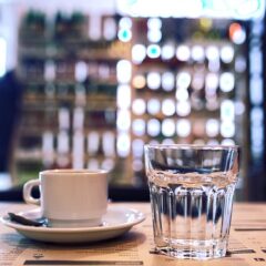 水の種類で美味しさが変わる？コーヒーと水の関係性について